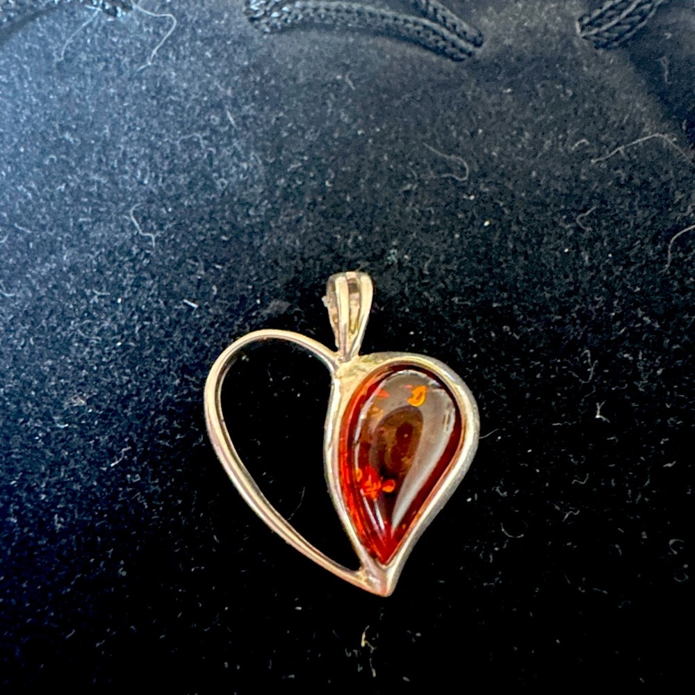 Heart silver sterling Amber stone pendant